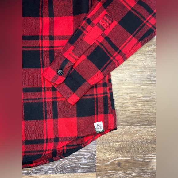 NWT MENS FREE PLANET FLANNEL BUTTON DOWN SIZE MEDIUM IN RED/BLACK 100% COTTON - Picture 4 of 5